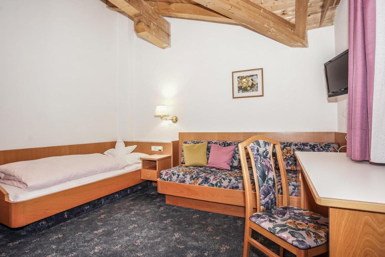 Hotel Waldheim Natz-Schabs Esterno foto